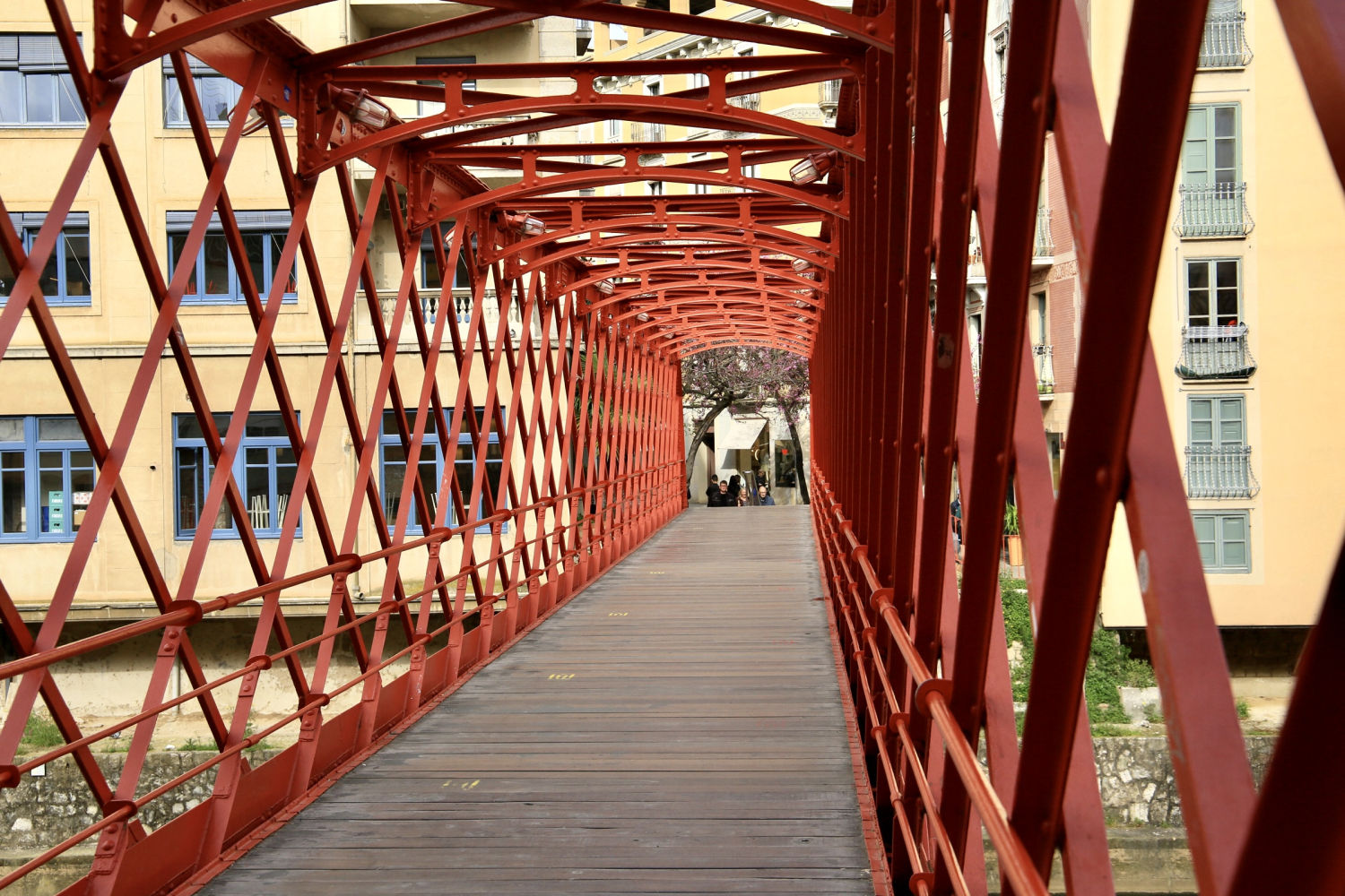 Interior del Pont de les Peixateries Velles