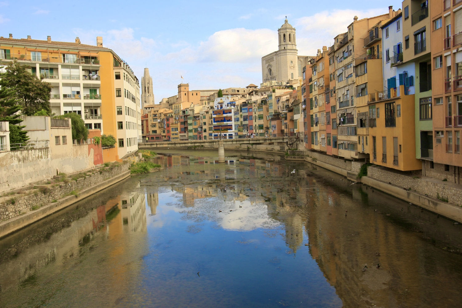 Girona desde el río.