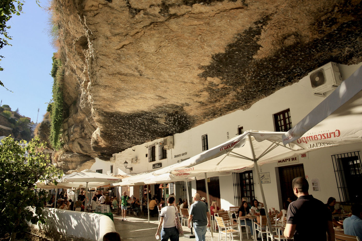 Casas en la roca, en Setenil de las Bodegas.