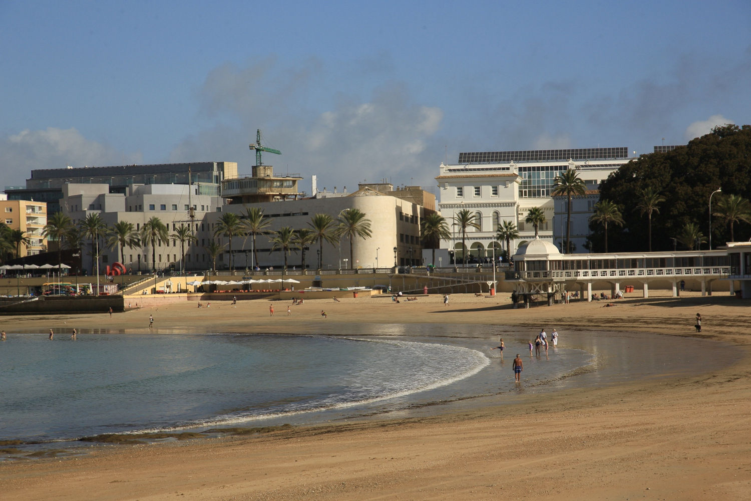 La playa de Cádiz con bajamar.