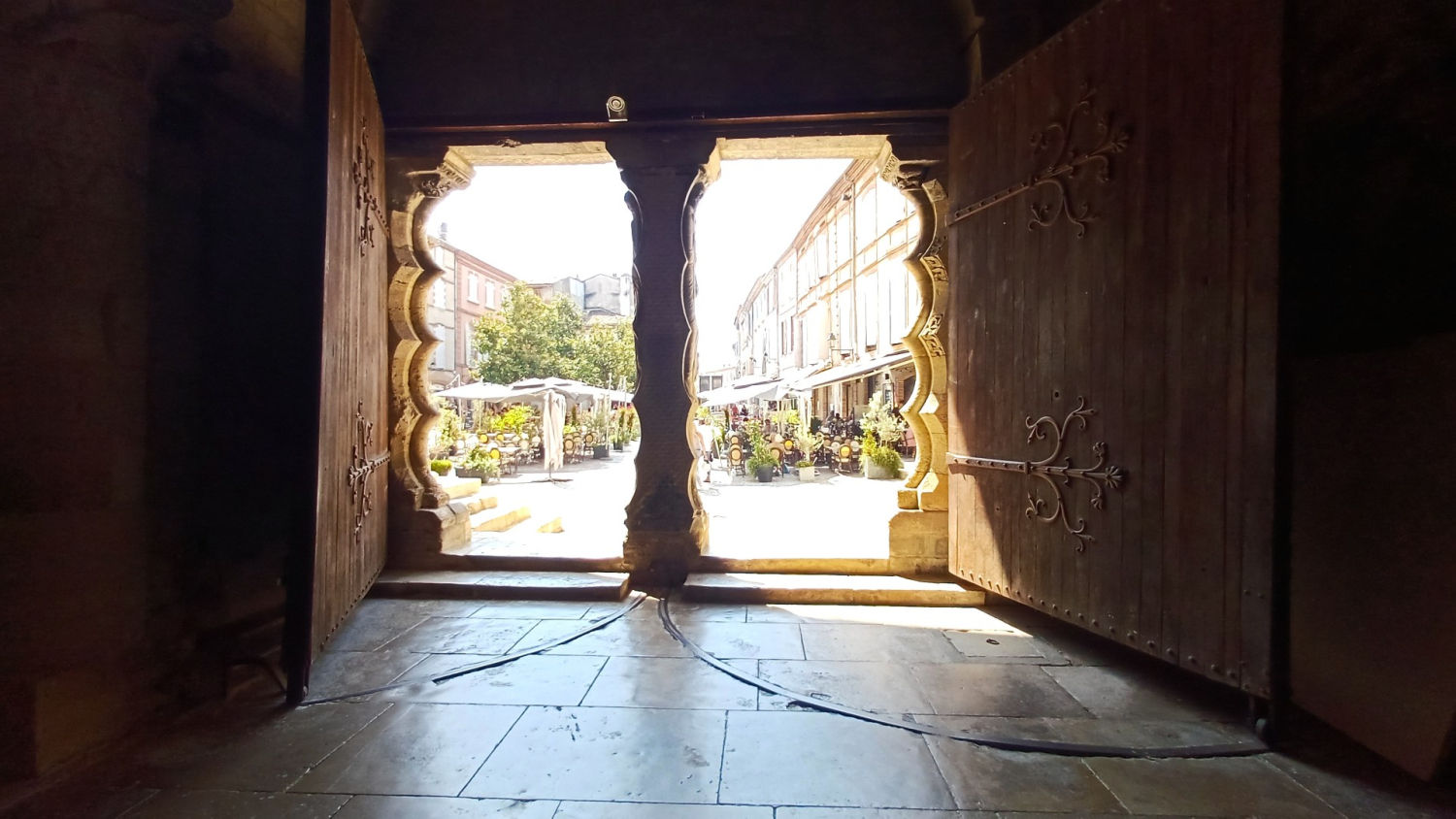 Vista desde el interior de la Abadía de Saint Pierre de Moissac.