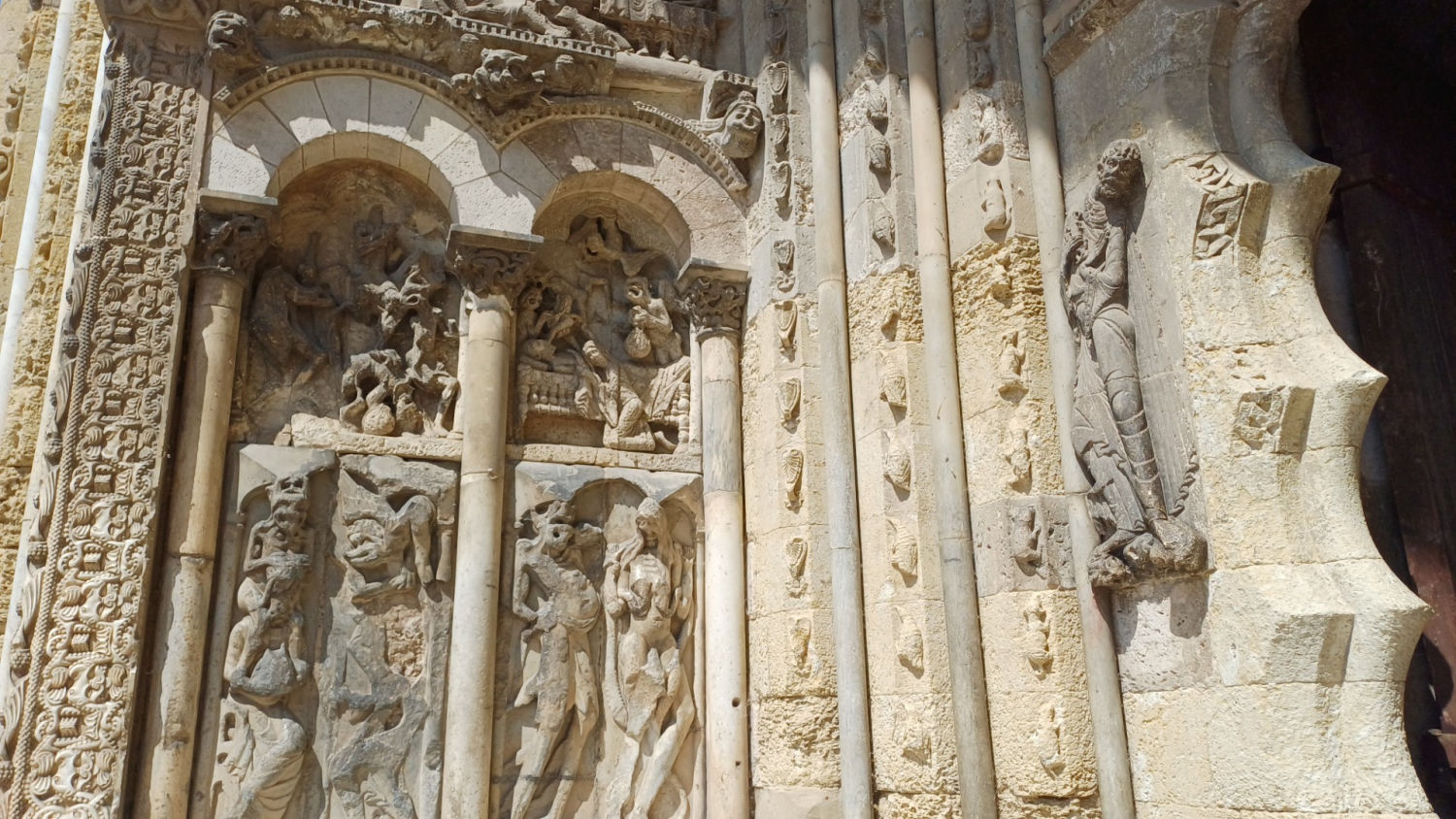Otro detalle del portal de la Abadía de Saint Pierre de Moissac.