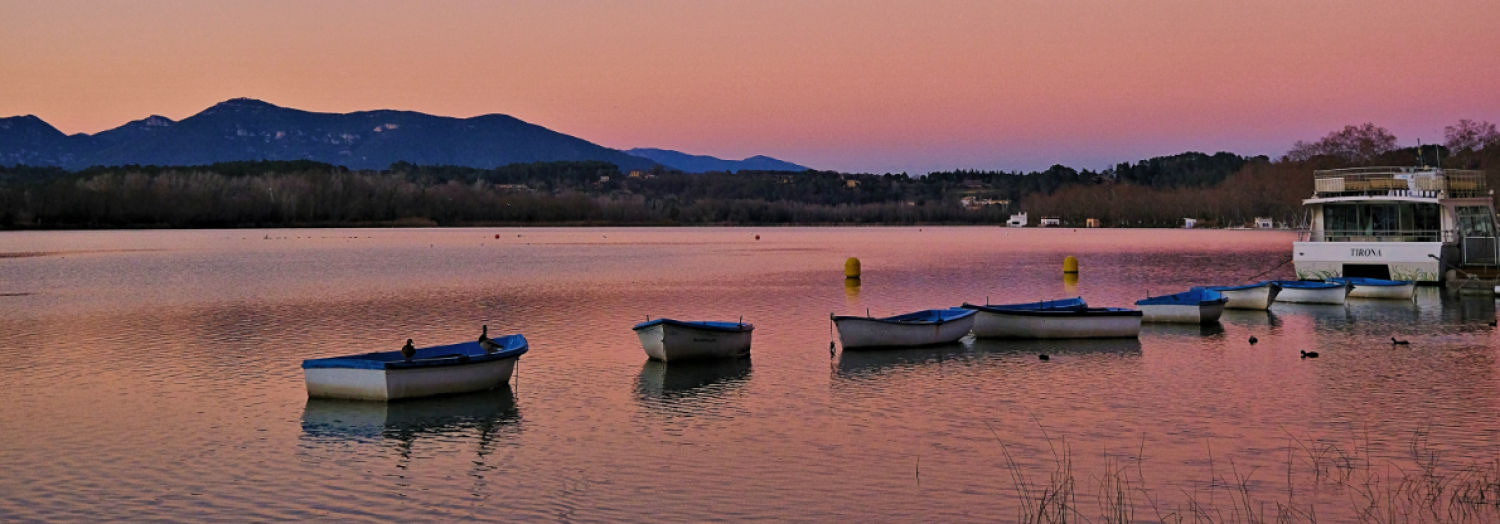 Rojizo atardecer en Banyoles.