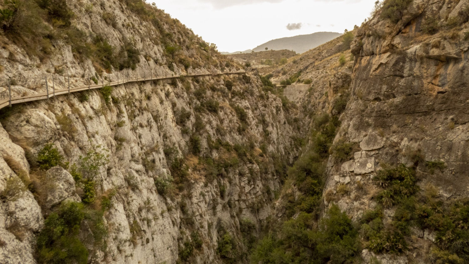 Parte alta de la pasarela de Relleu.