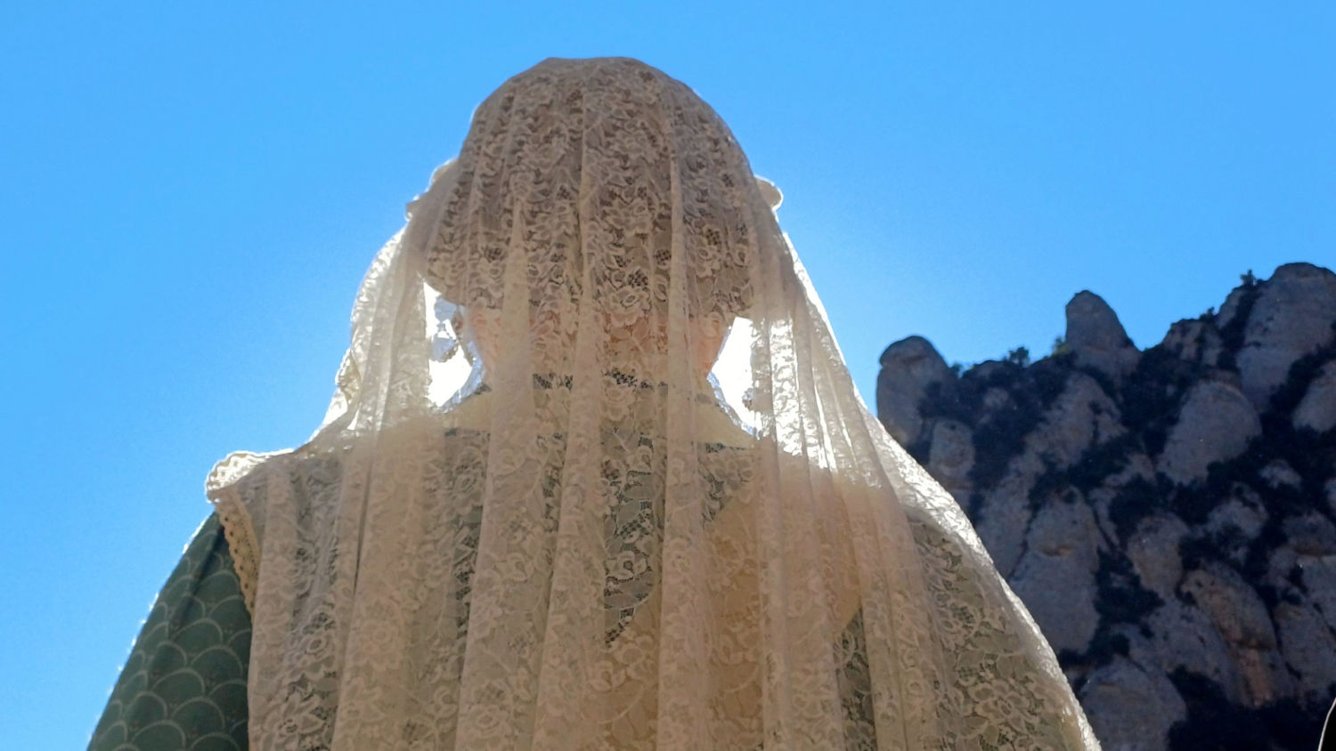 Geganta de visita en Montserrat.