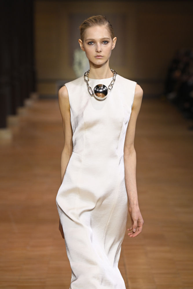 PARIS, FRANCE - MARCH 09: (EDITORIAL USE ONLY - For Non-Editorial use please seek approval from Fashion House) A model walks the runway during the Valentino Womenswear Fall/Winter 2025-2026 show as part of Paris Fashion Week on March 09, 2025 in Paris, France. (Photo by Francois Durand/Getty Images)