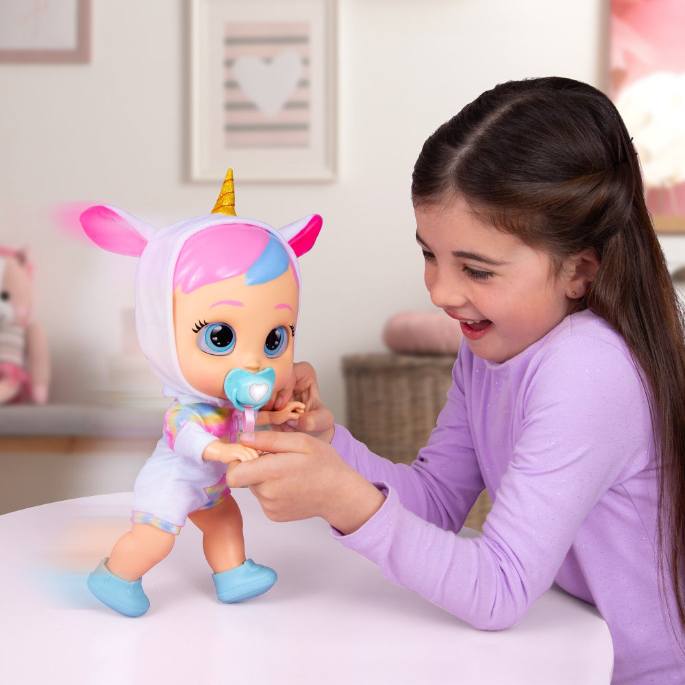 Bebés llorones todos estos objetivos se enmarcan en la campaña puesta en marcha por IMC Toys Global con mensajes inspiradores como “ser llorón es ser valiente”. PVP: 36,99 €