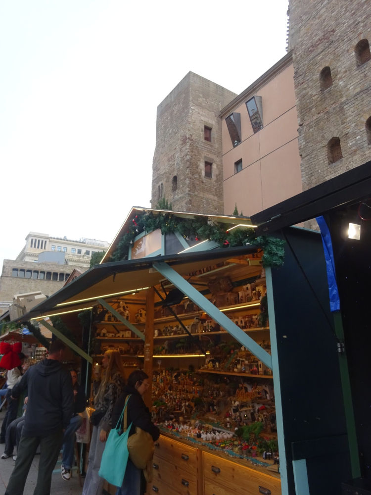 Puesto navideño en la Fira de Santa Llúcia