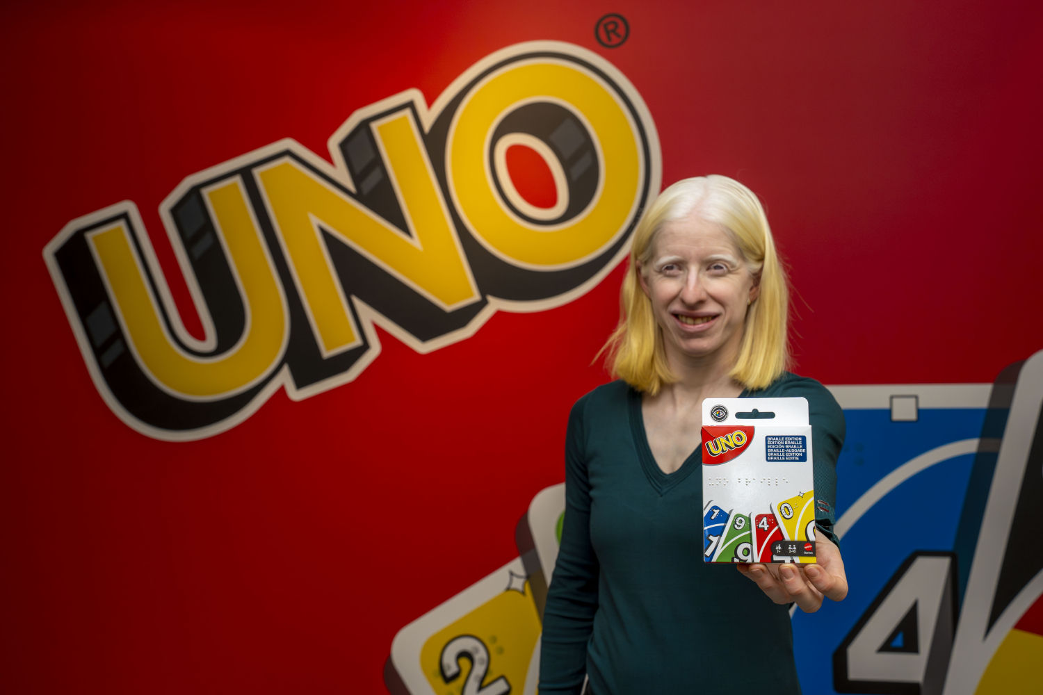 Mattel, empresa líder mundial en juguetes y entretenimiento familiar, y propietaria de uno de los portafolios de marcas más icónicos del mundo, en colaboración con la Fundación ONCE, presentó hoy 1 de diciembre en Madrid el lanzamiento de UNO Braille, la versión más inclusiva del icónico juego de cartas.