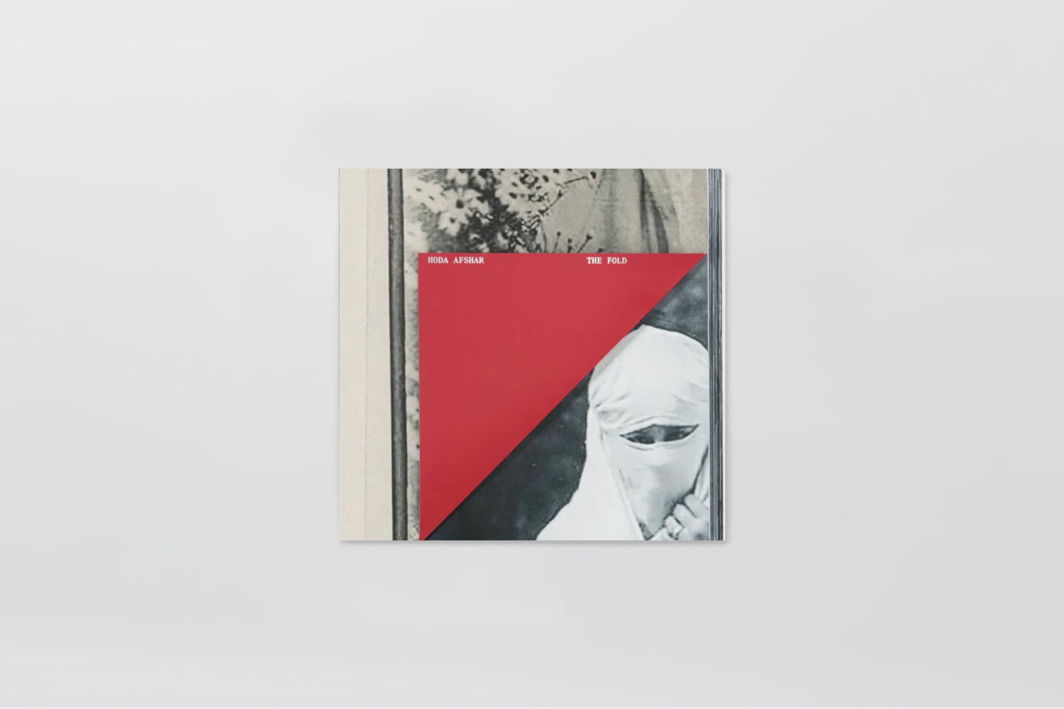 Un libro de arte de la librería Terranova, la más bella de Barcelona. ‘The fold’, de Hoda Afshar (2025)