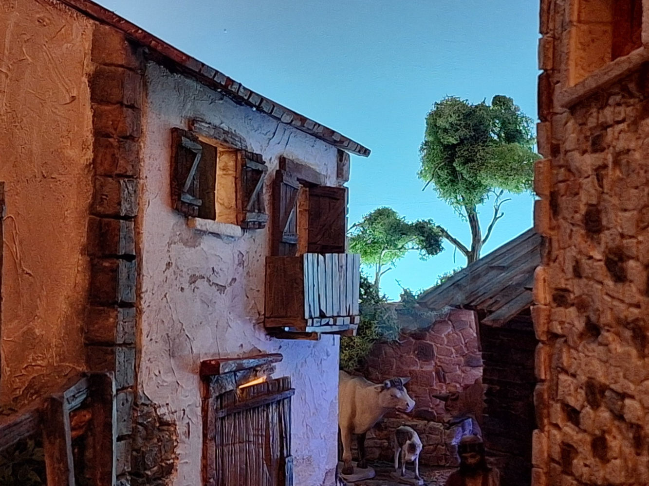 Casa construida en el diorama.