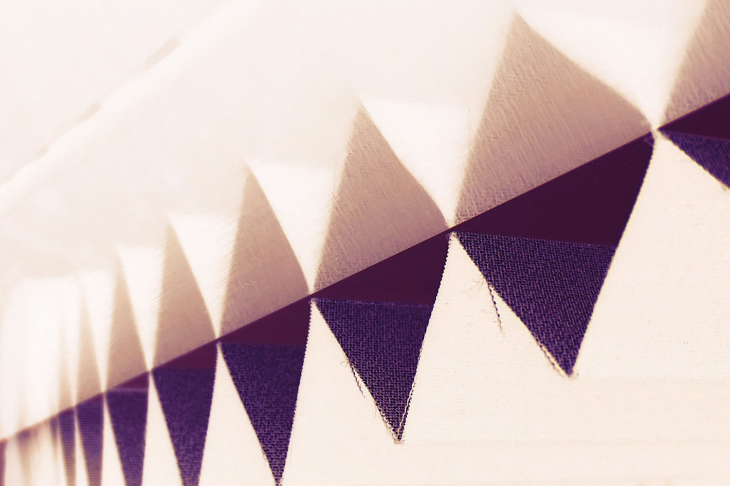 Arte abstracto surgido de una persiana.