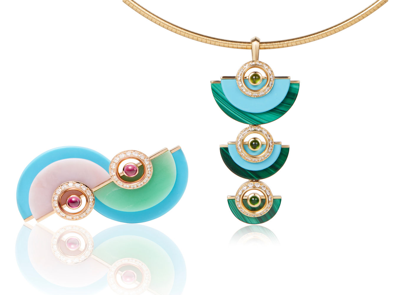 Las piezas de Kia Schwan poseen un inconfundible “je ne sais quoi”. Turquesas, crisoprasas, ópalos rosas, malaquitas, zafiros y diamantes viajan a los tiempos del art déco
