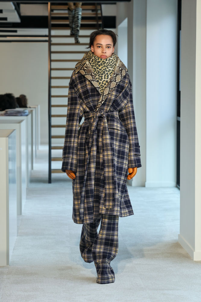 PARIS, FRANCE - MARCH 09: (EDITORIAL USE ONLY - For Non-Editorial use please seek approval from Fashion House) A model walks the runway during the Duran Lantink Womenswear Fall/Winter 2025-2026 show as part of Paris Fashion Week on March 09, 2025 in Paris, France. (Photo by Peter White/Getty Images)