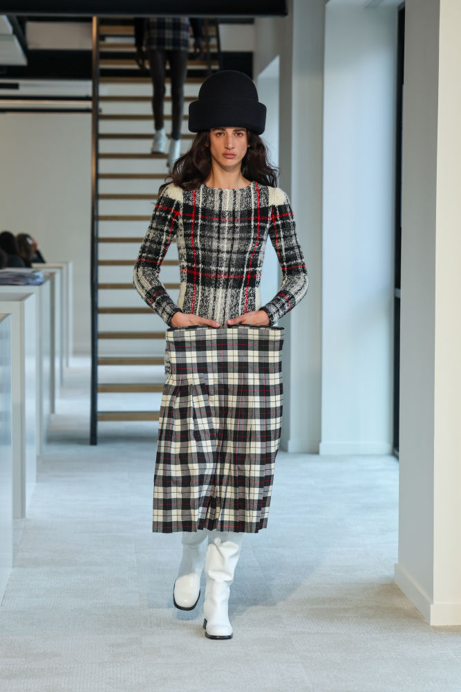 PARIS, FRANCE - MARCH 09: (EDITORIAL USE ONLY - For Non-Editorial use please seek approval from Fashion House) A model walks the runway during the Duran Lantink Womenswear Fall/Winter 2025-2026 show as part of Paris Fashion Week on March 09, 2025 in Paris, France. (Photo by Peter White/Getty Images)