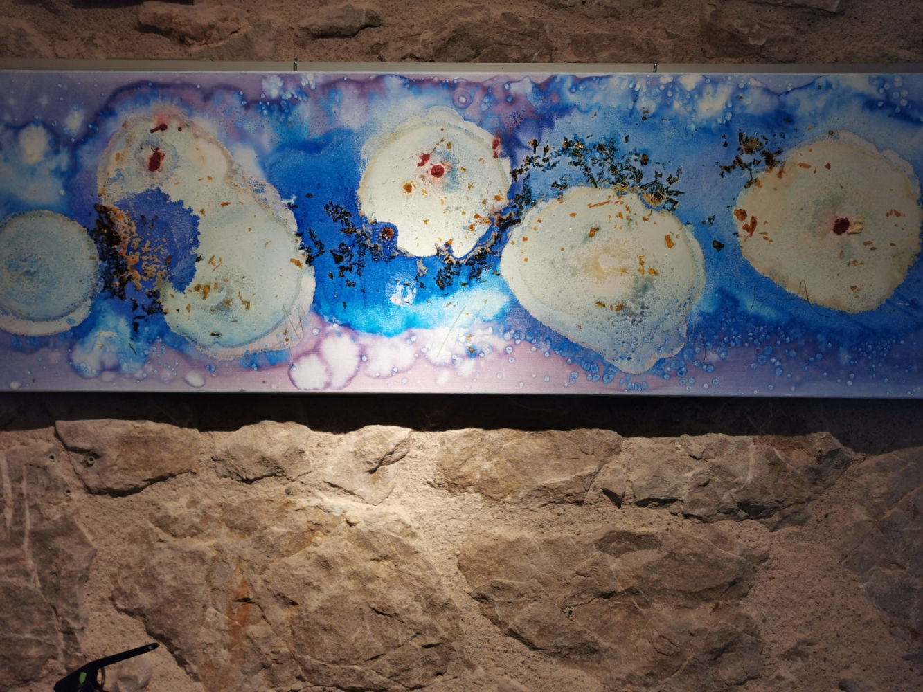 Pintura expuesta en el Alfolí de la sal de L'Escala.