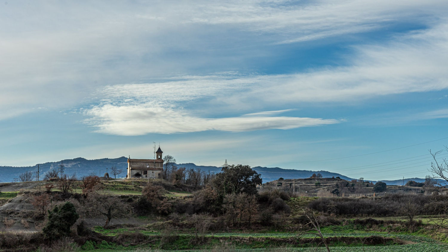 Tímidas nubes de viento en Manlleu.
