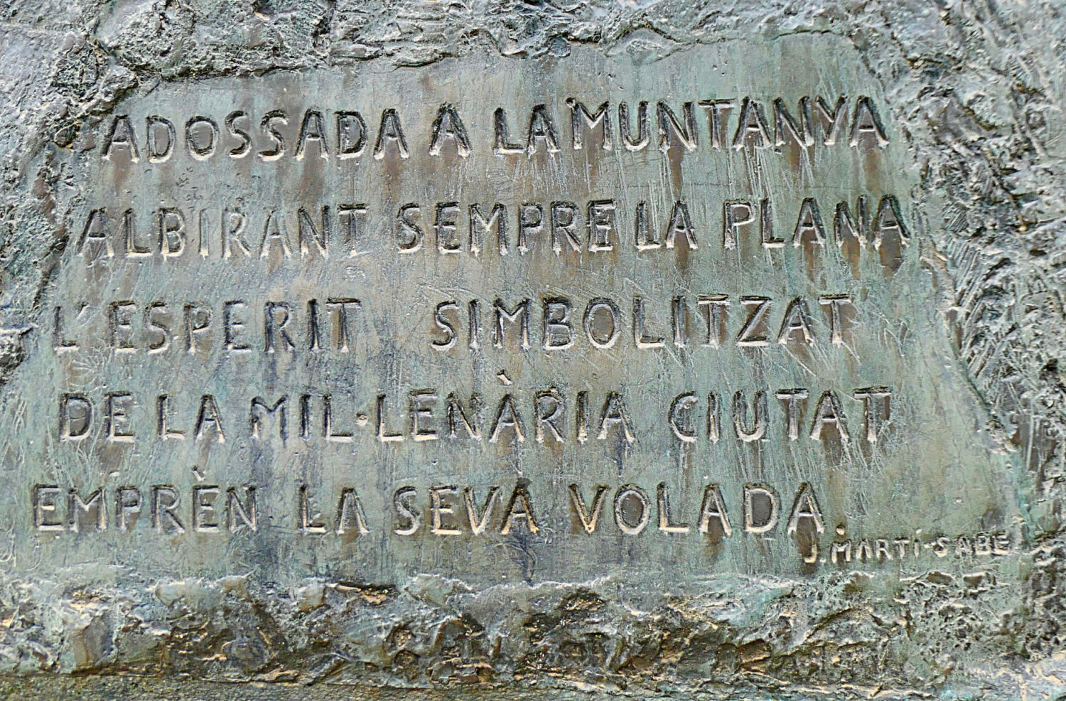 Una inscripción en la obra 'Simbología'.