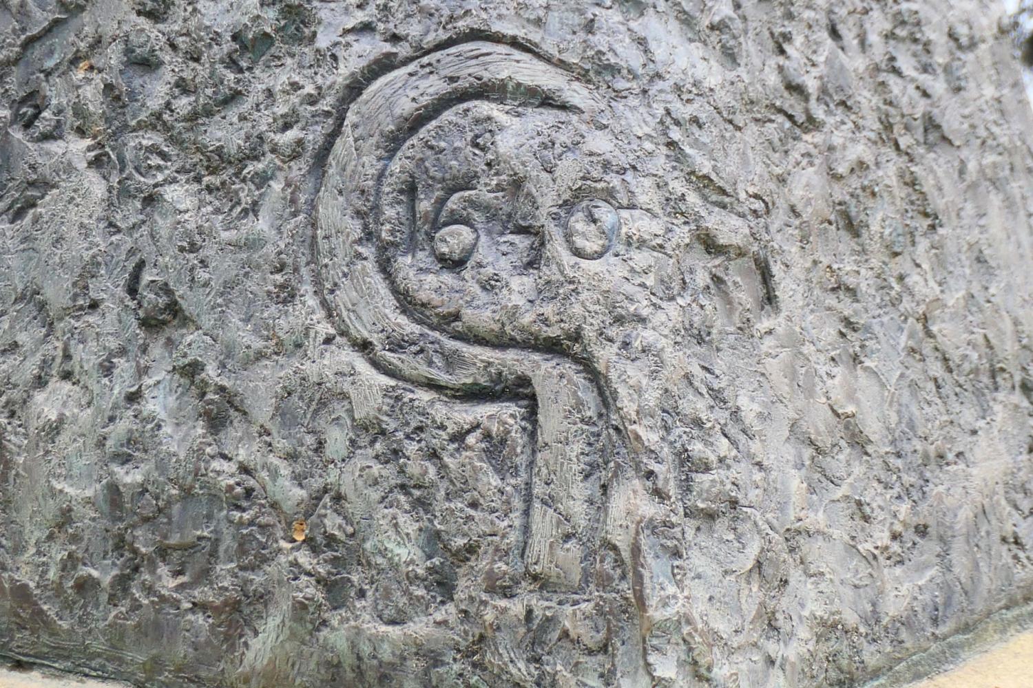 Otro detalle de la 'Simbología' del escultor Josep Martí-Sabé.