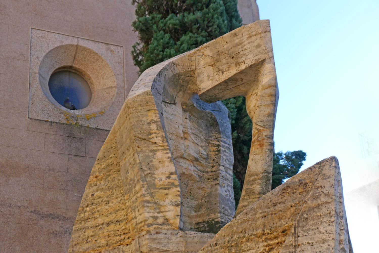 Escultura a Salvador Espriu.