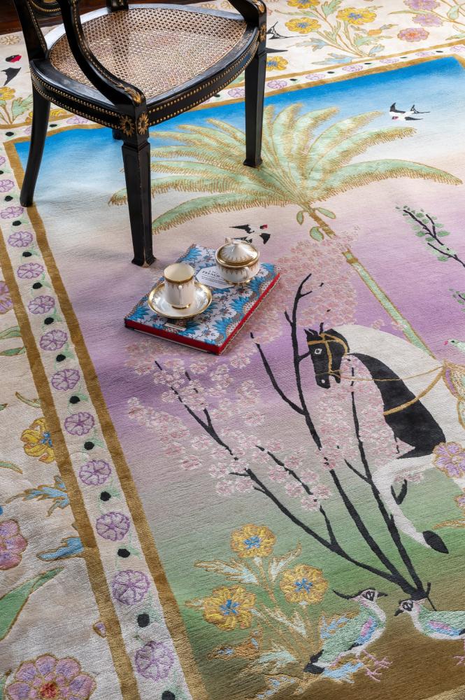 Alfombra tejida a mano en Nepal que narra una historia de belleza que resalta la importancia de abrazar la naturaleza