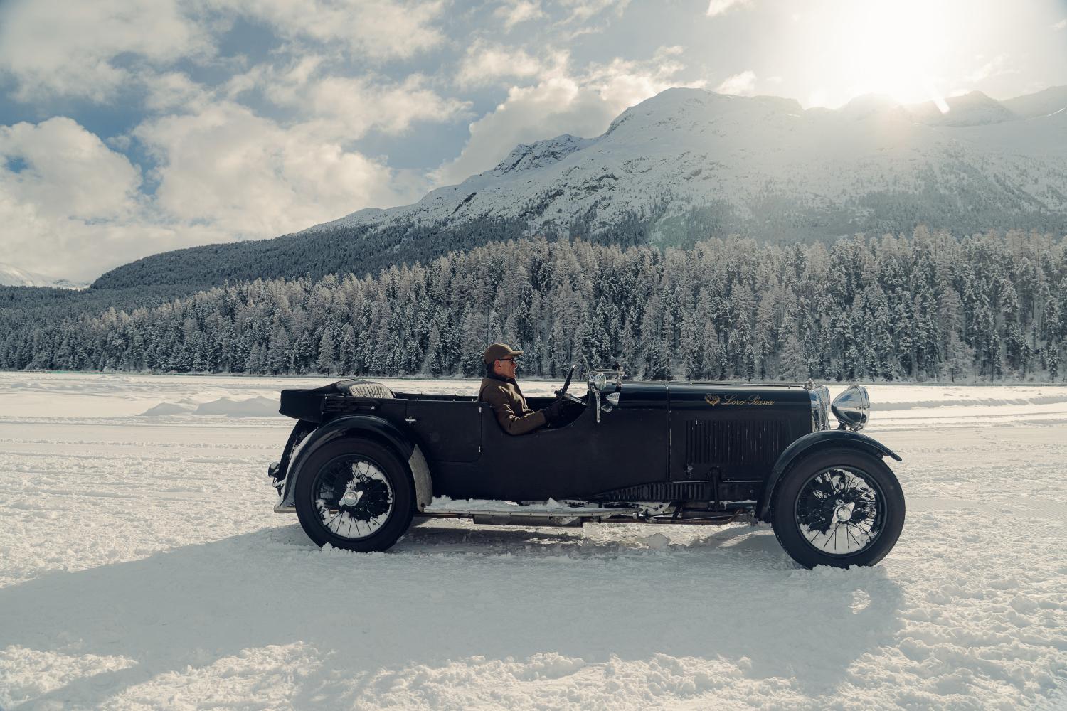 Loro Piana participa en el Certamen Internacional de la Elegancia en St. Moritz y reinventa su chaqueta Roadster, ligera y resistente al viento
