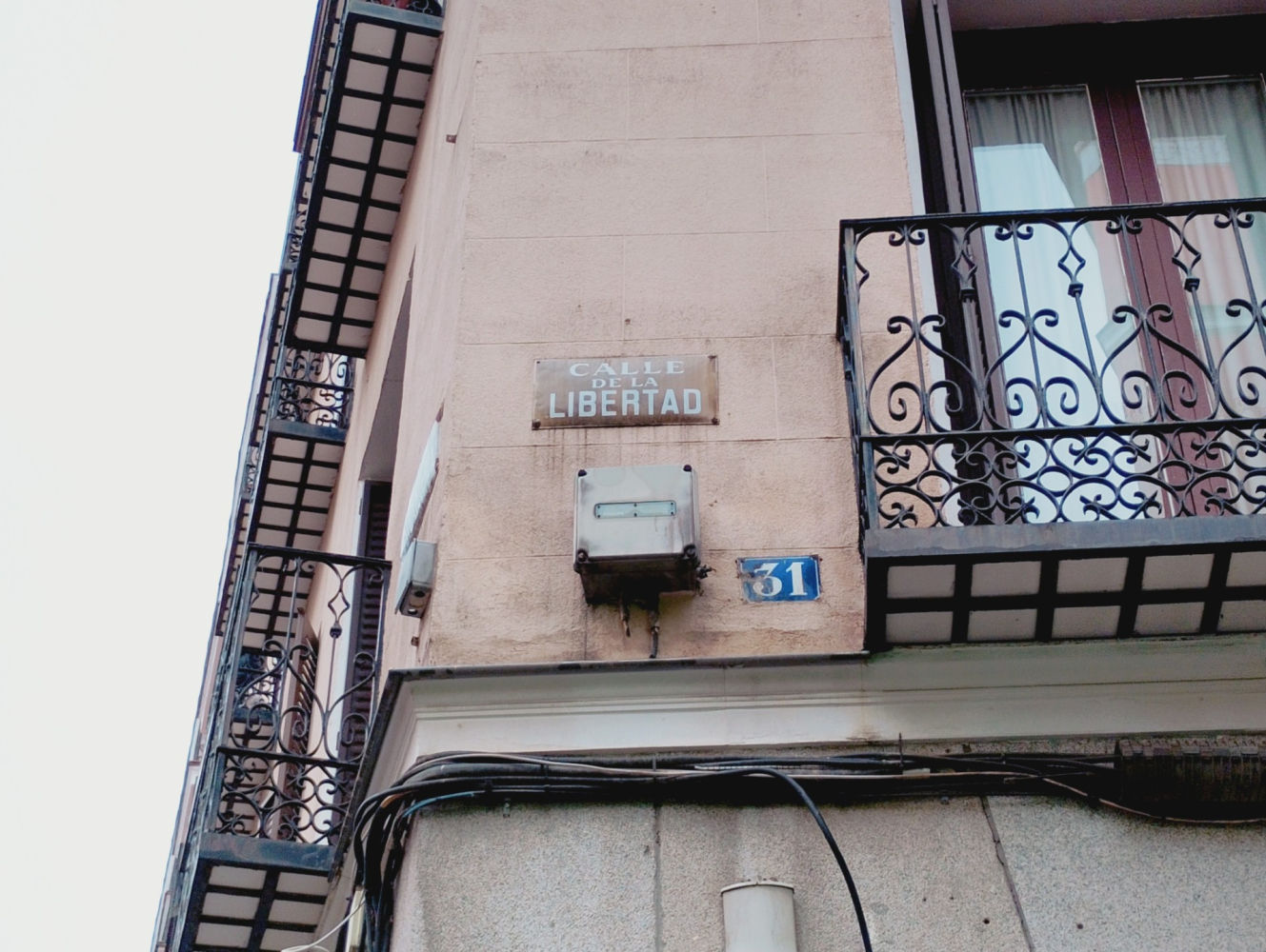 La placa de la calle Libertad.