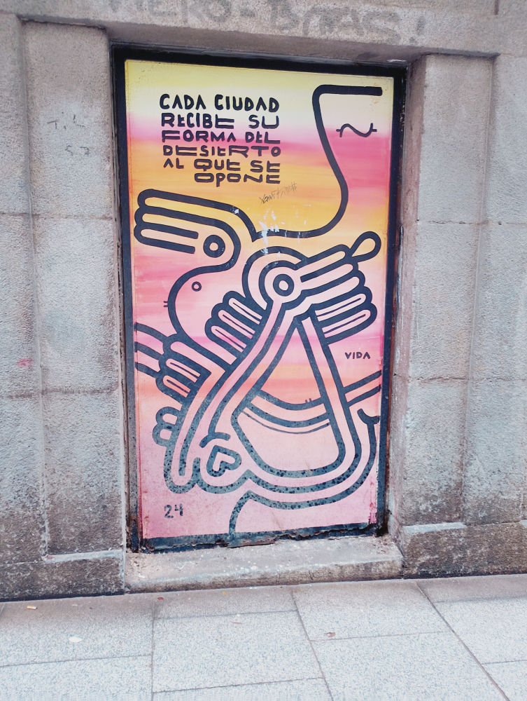 Poema visual en la calle Libertad.