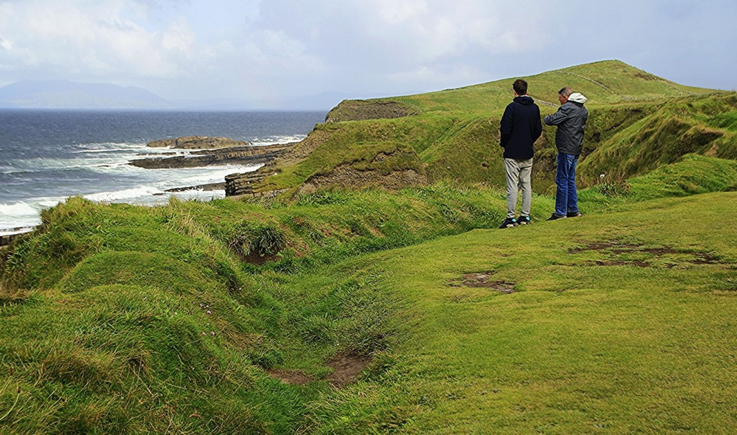 Irlanda, la isla esmeralda por sus paisajes verdes.