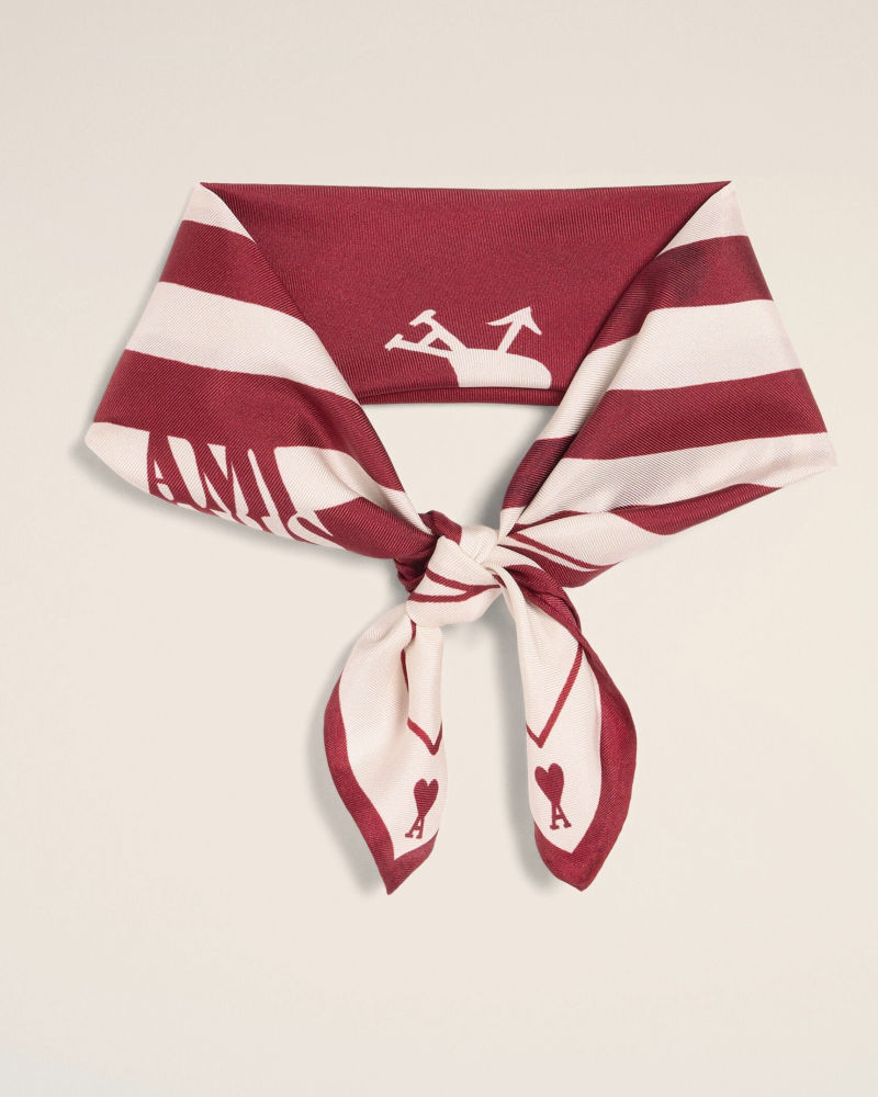 La bolsa de viaje Olimpia está hecha a mano con la mejor piel de curtido vegetal bañada en una llamativa gama de colores