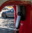 Ya no hace falta tener un Tesla para enchufar el coche en un Supercargador de Elon Musk en España