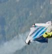 BMW pone a prueba un traje con alas eléctrico que permite volar a 300 km/h