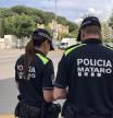 Dos agentes de la Policía Local de Mataró