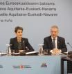 La presidenta de Navarra, María Chivite, y el lehendakari, Iñigo Urkullu, en una reunión de la Eurorregión, junto a Alain Rousset, presidente de Nueva Aquitania.