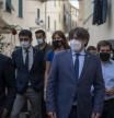 Carles Puigdemont pasea por las calles de l'Alguer junto al president de la Generalitat, Pere Aragonès