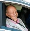 31 / 08 / 2019 MADRID .- El rey Juan Carlos en la salida del centro tras haber recibido el alta hospitalaria después de haber permanecido ocho días hospitalizado en donde se le practicó hace una semana un triple 