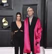 Kourtney Kardashian y Travis Baker en los Grammy