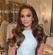 Detalle del primer look nupcial de Jennifer Lopez