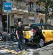 Jaume Coolboni y Laia bonet presentan las nuevas p microparadas de taxi -
