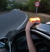 La DGT aclara dudas sobre el uso de baliza luminosa V-16, que será obligatoria en España en menos de un año