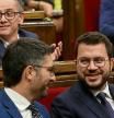 GRAFCAT1406. BARCELONA (ESPAÑA), 27/09/2022.- El presidente de la Generaliat, Pere Aragonès (d) y el vicepresidente del Govern y conseller de Políticas Digitales, Jordi Puigneró (2d) al finalizar la sesión de la mañana del debate de política general, en el qué presidente catalán ha propuesto al Estado negociar un