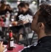 Personas fumando en terrazas, tabaco, fumador Foto Ana Jiménez