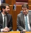 Juan García-Gallardo, vicepresidente de Castilla y León y militante de Vox, y el presidente, Alfonso Fernández Mañueco, del PP