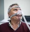 Víctor Marsal, con la mascarilla que lleva incorporada el dispositivo de ventilación automática