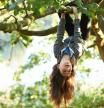 La importancia de que tu hijo se suba a un árbol y te olvides de la 'crianza helicóptero'