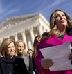 Lorie Smith, la diseñadora gráfica cristiana que ha ganado el pleito contra la obligación de trabajar para parejas gays, ante el Supremo en Washington