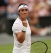 Wimbledon (United Kingdom), 13/07/2023.- Ons Jabeur of Tunisia reacts during her Women's Singles semi-final match against Aryna Sabalenka of Belarus at the Wimbledon Championships, Wimbledon, Britain, 13 July 2023. (Tenis, Bielorrusia, Túnez, Reino Unido, Túnez) EFE/EPA/NEIL HALL EDITORIAL USE ONLY
