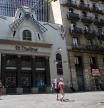 Fachada del teatro El Molino, adquirido por el Ayuntamiento de Barcelona en 2021