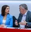Esther Peña, nueva portavoz del PSOE junto al secretario de organización, Santos Cerdán