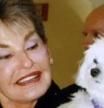 Leona Helmsley y su perrita de raza maltés, Trouble
